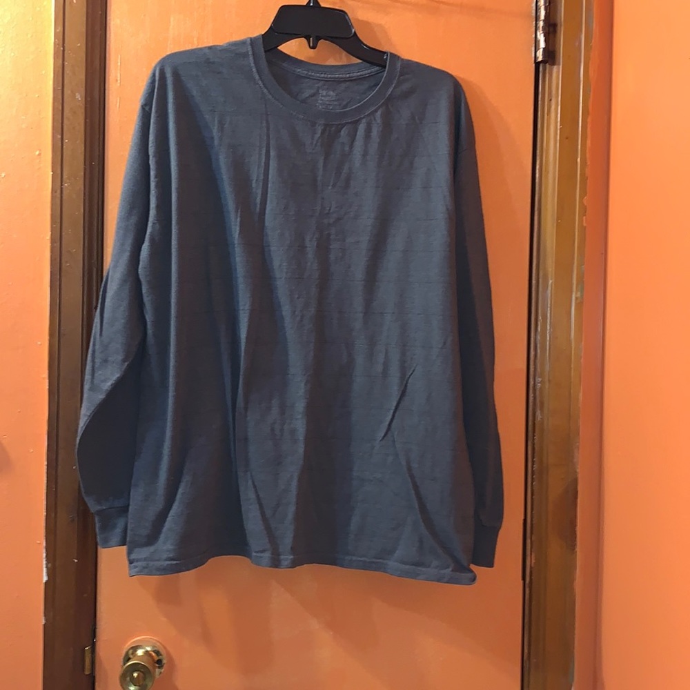 *4 items for $25* Fruit of the Loom gray long sleeve Shirt size L unisex